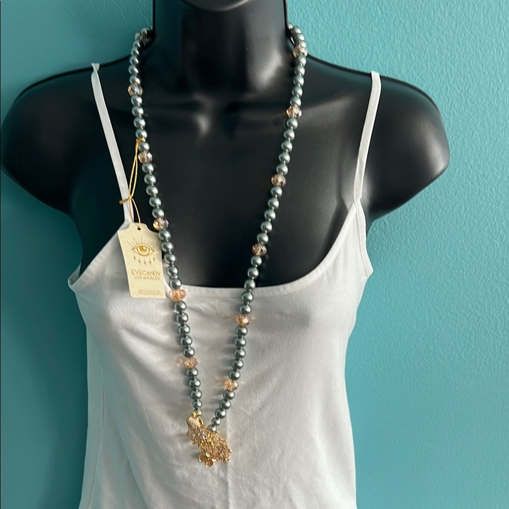 NWT shell pearl peacock necklace